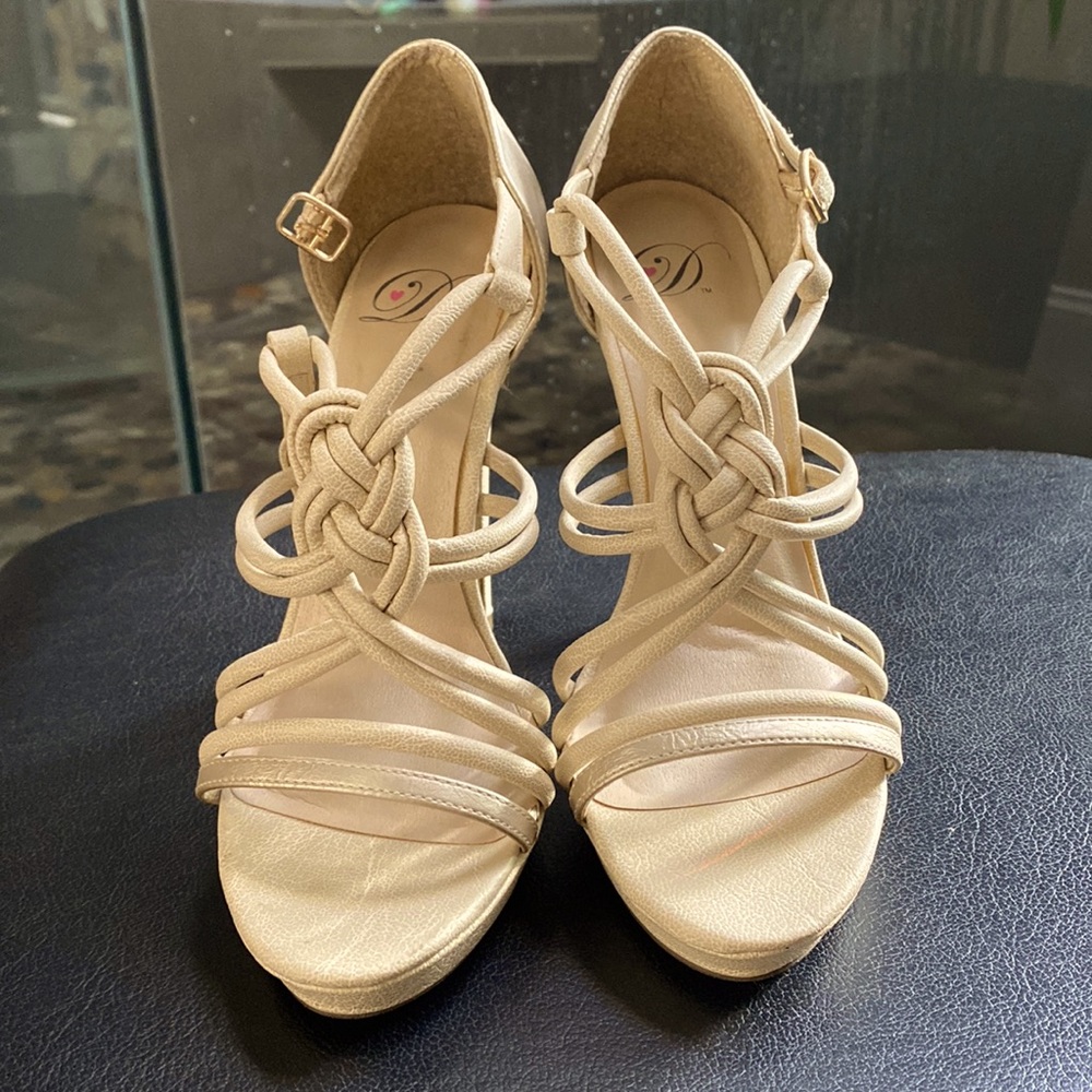 Finally a comfortable heel shoe !